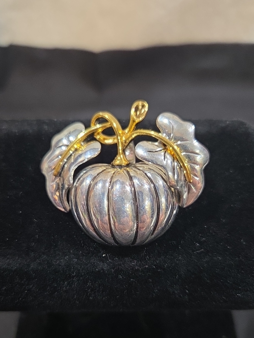 VINTAGE PUMPKIN BROOCH/PENDANT  BY BEST